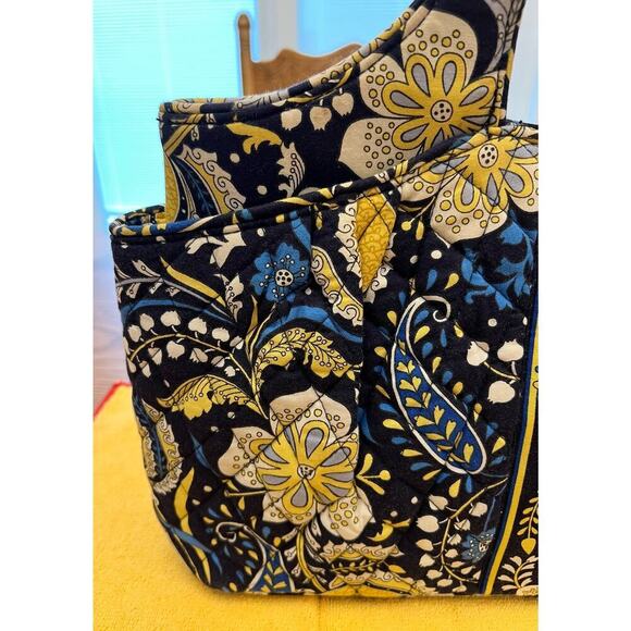 Vera Bradley Paisley Purse Satchel
Handbag Handheld Blue Yellow White - Picture 8 of 11